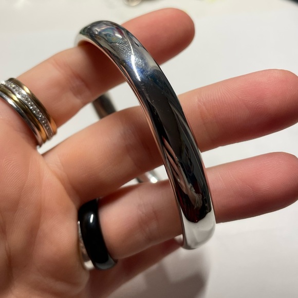 Silver circle bracelet - Picture 3 of 3